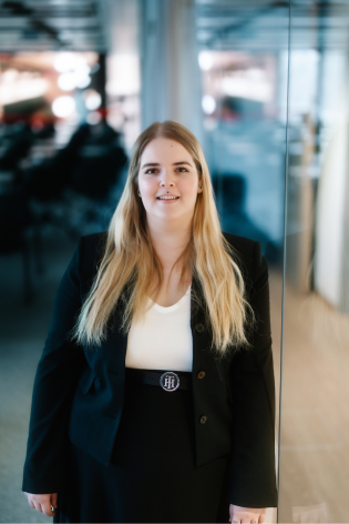 Portrait Corina Aubrunner